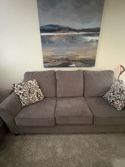 Couch set