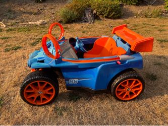 Power Wheels Hot Wheels Racer 12V Ride-On – Battery & Charger Included