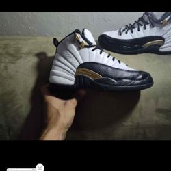 Nike Air Jordan 12 Retro Royalty Taxi GS Size 6Y White Gold Black 153265-170