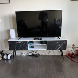 Tv Stand (up to 65'inch)