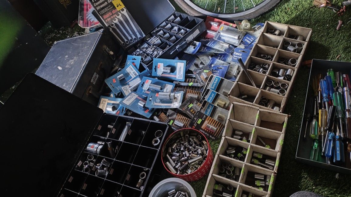 Sockets, Sockets, & MORE Sockets (& Other Tools) ..