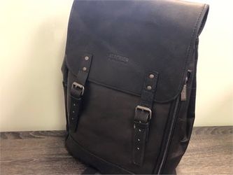 Kenneth Cole Reaction Colombian Leather Single Compartment Flapover 14.1” Laptop