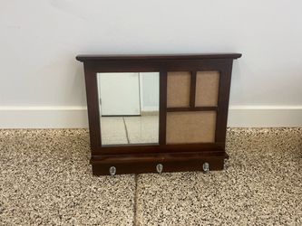 Key holder with mirror and pictures