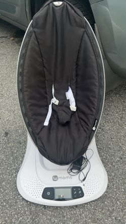 4moms mamaRoo 4 Multi-Motion Baby Swing (Black/White) - Safety Strap Upgraded