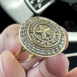 UTEP Graduation Ring From San Jose Jewelers 