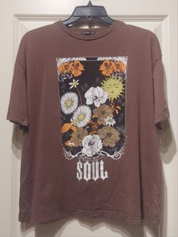 MEN'S T-SHIRT ( SIZES MEDIUM ) 👕 LOTS $5 T-SHIRTS HAVE BEEN LISTED!! ALL GOOD CONDITION JUST DOWNSIZING. ( PLEASE CHECK OUT MY LISTING!! )