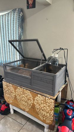 Tortoise/lizard/reptile enclosure