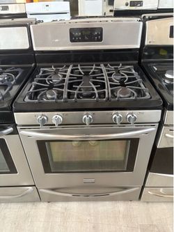 Stainless steel Frigidaire Gallery five burner stove