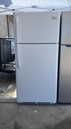 Frigidaire Top Mount  White Refrigerator
