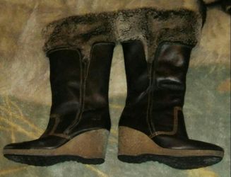 Ladies Size 7.5 Furry Timberland Wedge Boots