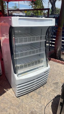 BEVERAGE-AIR fridge