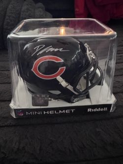 D’Andre Swift signed mini helmet