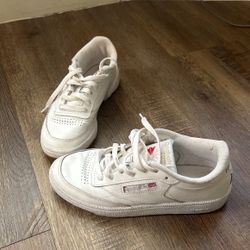 Women White Reebok 6 1/2