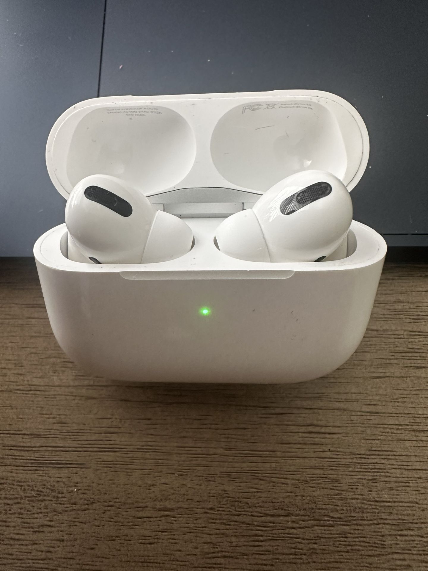 FOR SALE: Apple AirPods Pro (Model A2190) – Great Condition