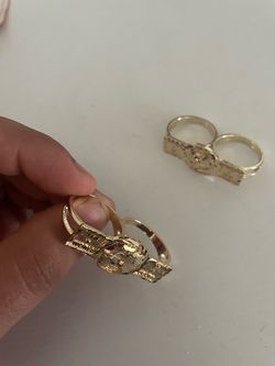 Gold-Tone Double Finger