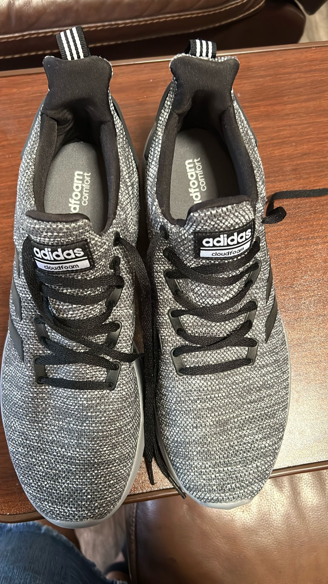 Mens New Adidas Cloud foam Lightweight Shoes Size 10