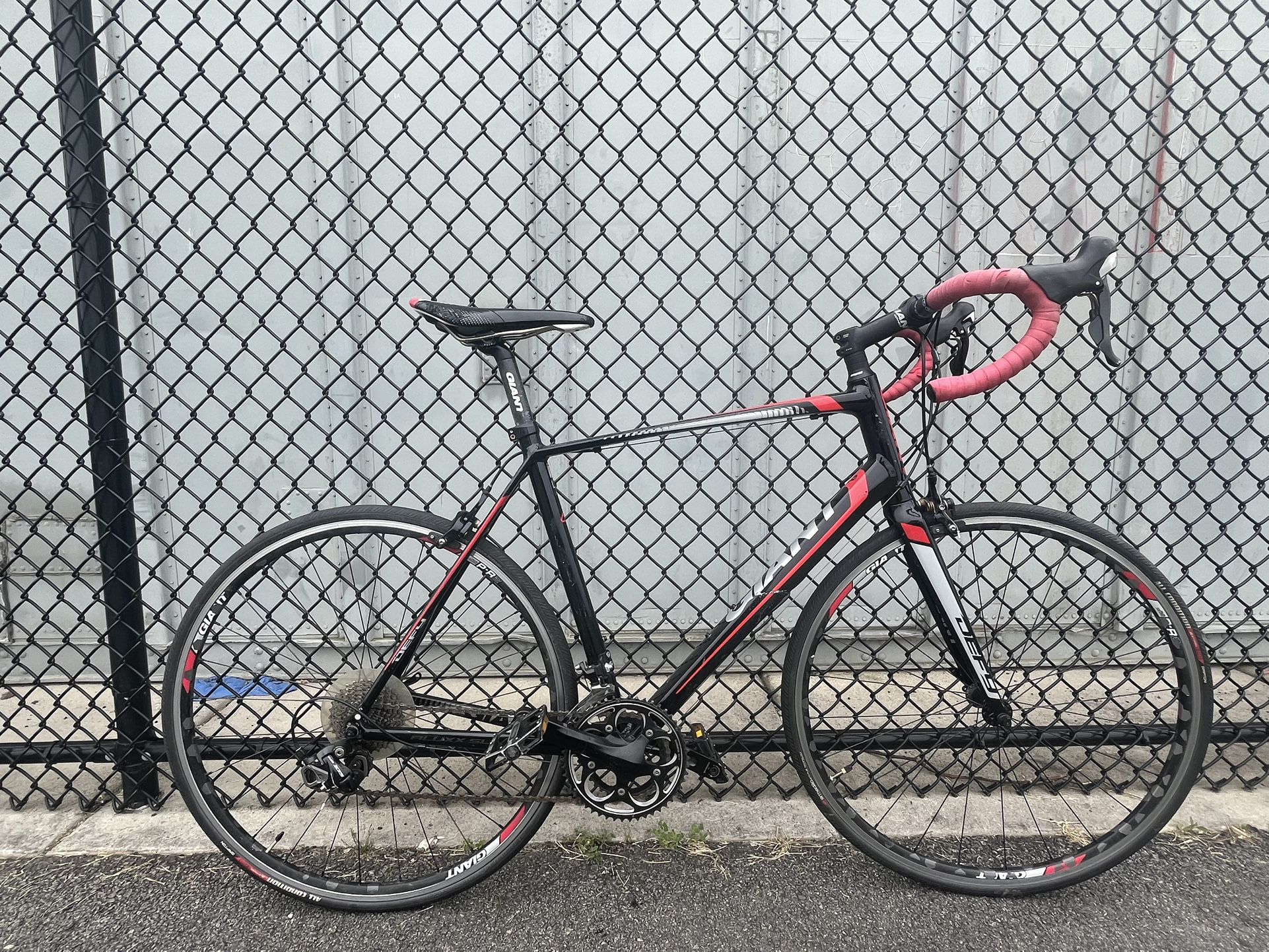 Giant Defy Advanced 1- 2024 Model