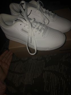 White classic Reebok 6.5 Women