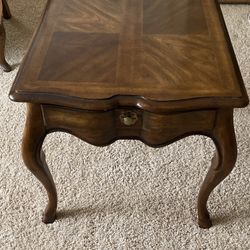 Beautiful High Quality Oak End Table With Drawer