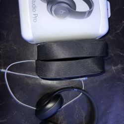 Beats Studio Pro Black