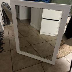 Bathroom mirror 2’x3’