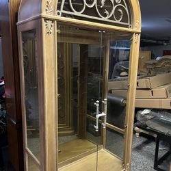 Henredon Display Cabinet 