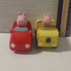 2 Peppa Pig Figures In Vehicles