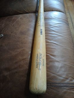 Louisville Slugger Roberto Clemente Wooden Baseball Bat