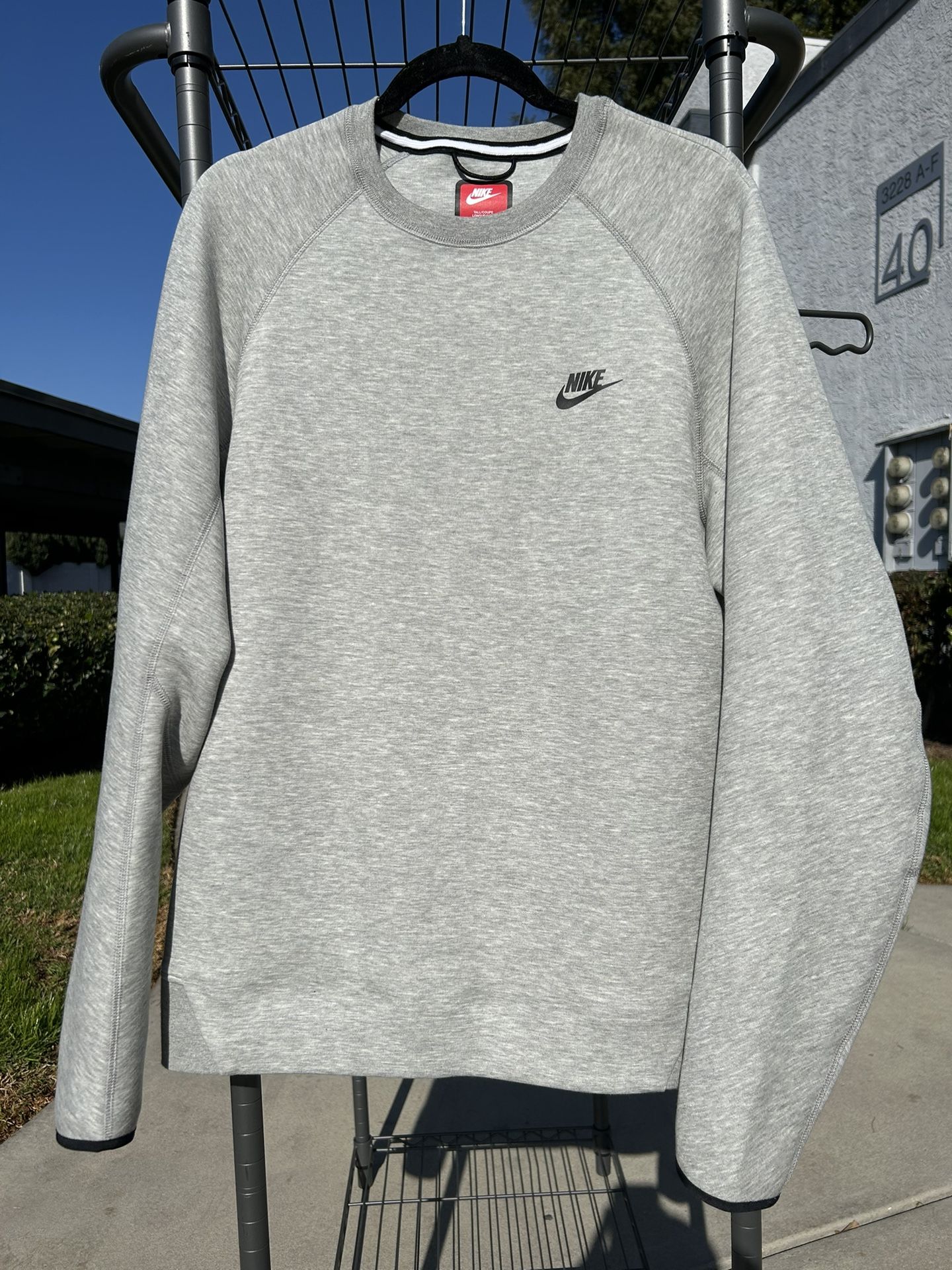 Nike Sportswear Tech Fleece Crewneck Size Medium