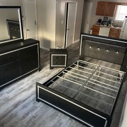 Queen Sized Blackout Bedset