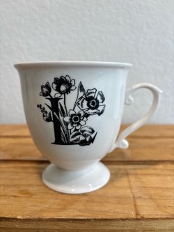 Anthropologie Missus Monogram L Pedestal Coffee Mug Floral Initial Tea Cup Black White
