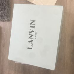 Only been worn twice