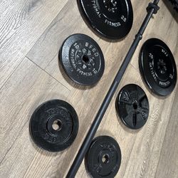 BRAND NEW 6 ft Standard Bar With Pairs Of 25s, 10s And 5s. (Total: 100 lbs)