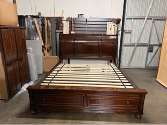 Cal king bed $360