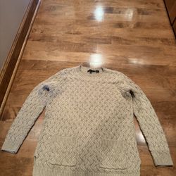 Woman’s Jeanne Pierre Sweater Shipping Available 