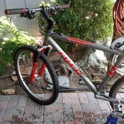 24 Speed Trek 6000 Mtn. Bike