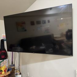 55” TLC Roku Tv + Tv Mount