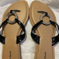 Women’s Size 8 Black Rhinestone Circle Accent Glossy Flip Flops Slide Sandals