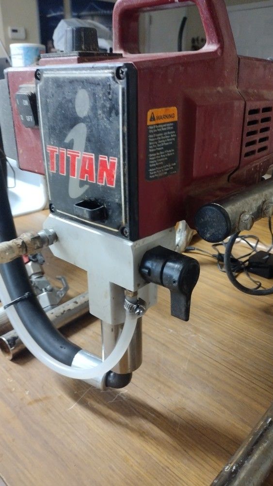 TITAN 440I AIRLESS SPRAYER