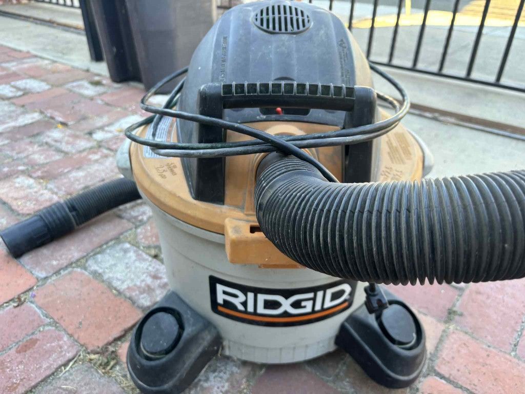 Used Rigid 6gal Shop vac