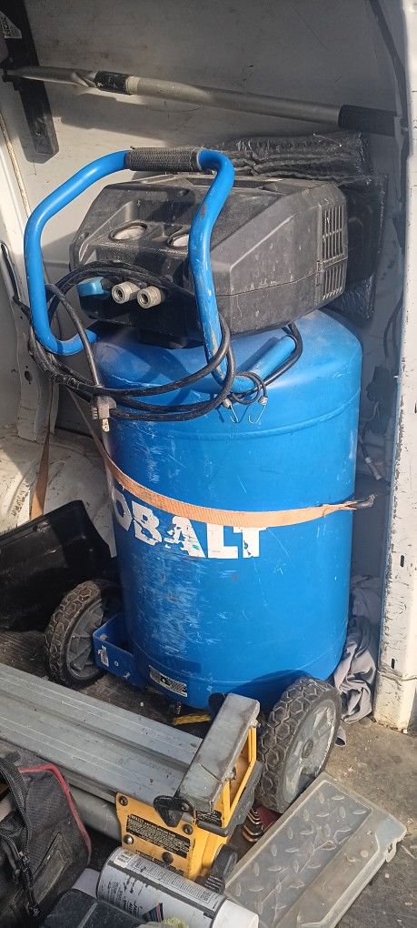 Kobalt 20 gallon portable electric 175 PSI vertical air compressor
