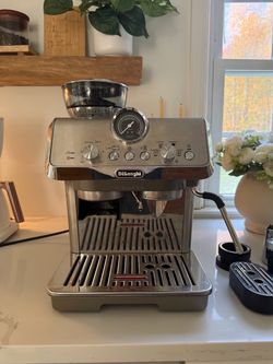 DeLonghi La Specialista Espresso Machine