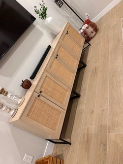 Entertainment center