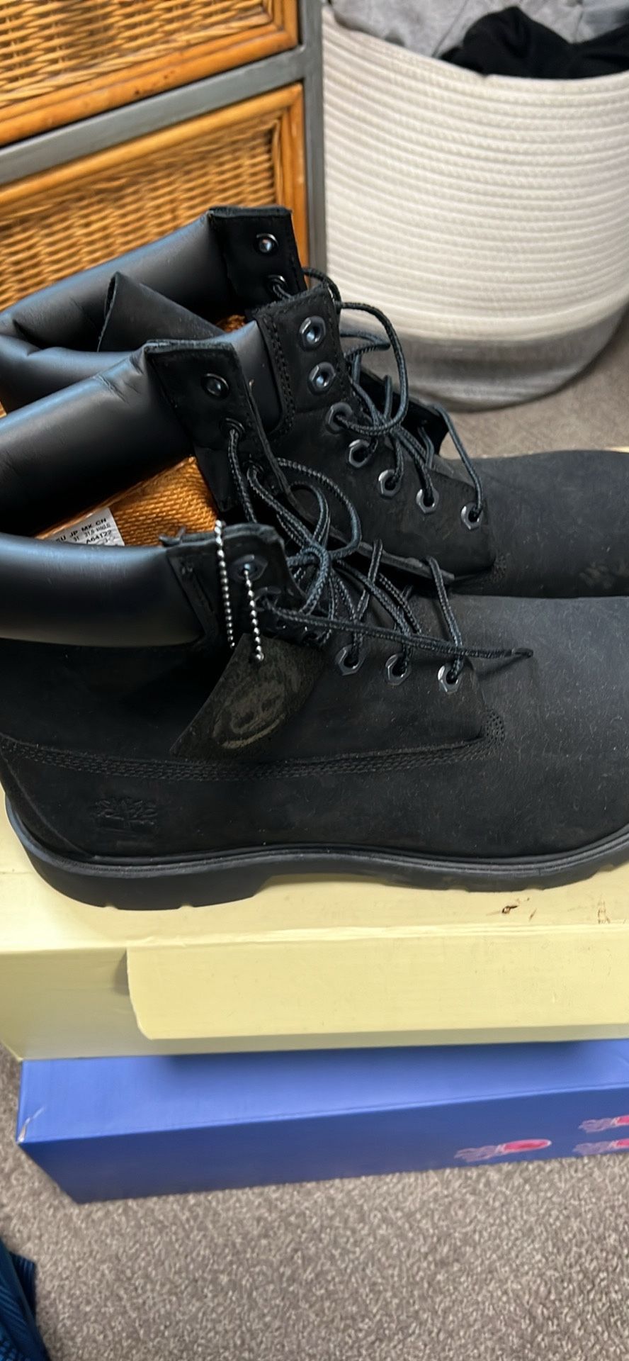 black timberlands 
