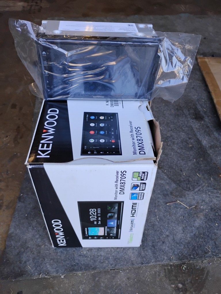 Kenwood Monitor With Receiver