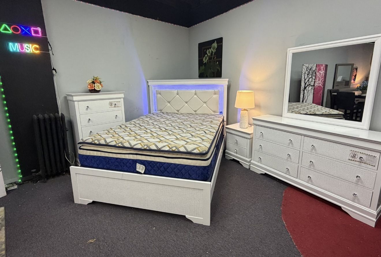 GORGEOUS, STURDY Bedroom Set at an AMAZING PRICE!