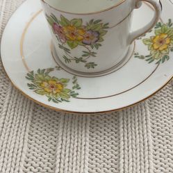 Vintage Charming Tea Cup England Bone China 