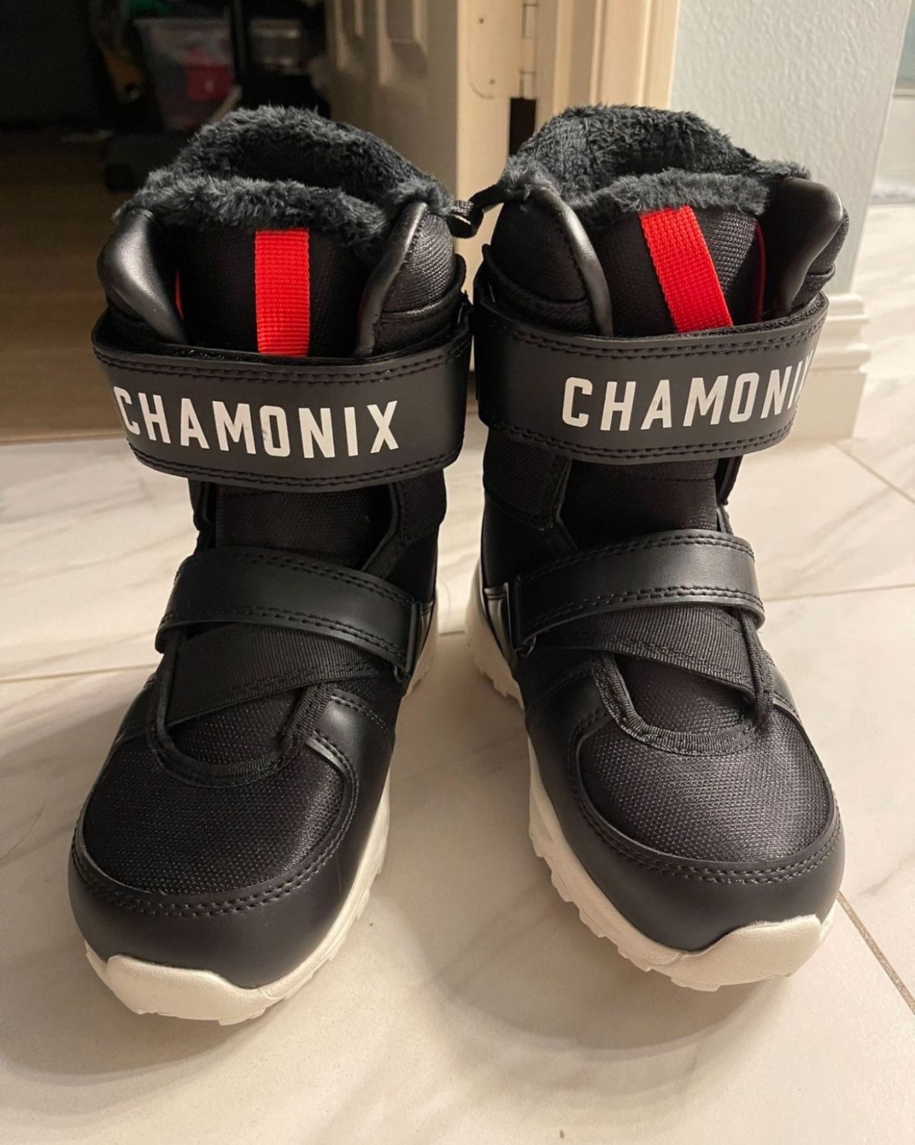 Brand New Snowboarding Boots Size 2