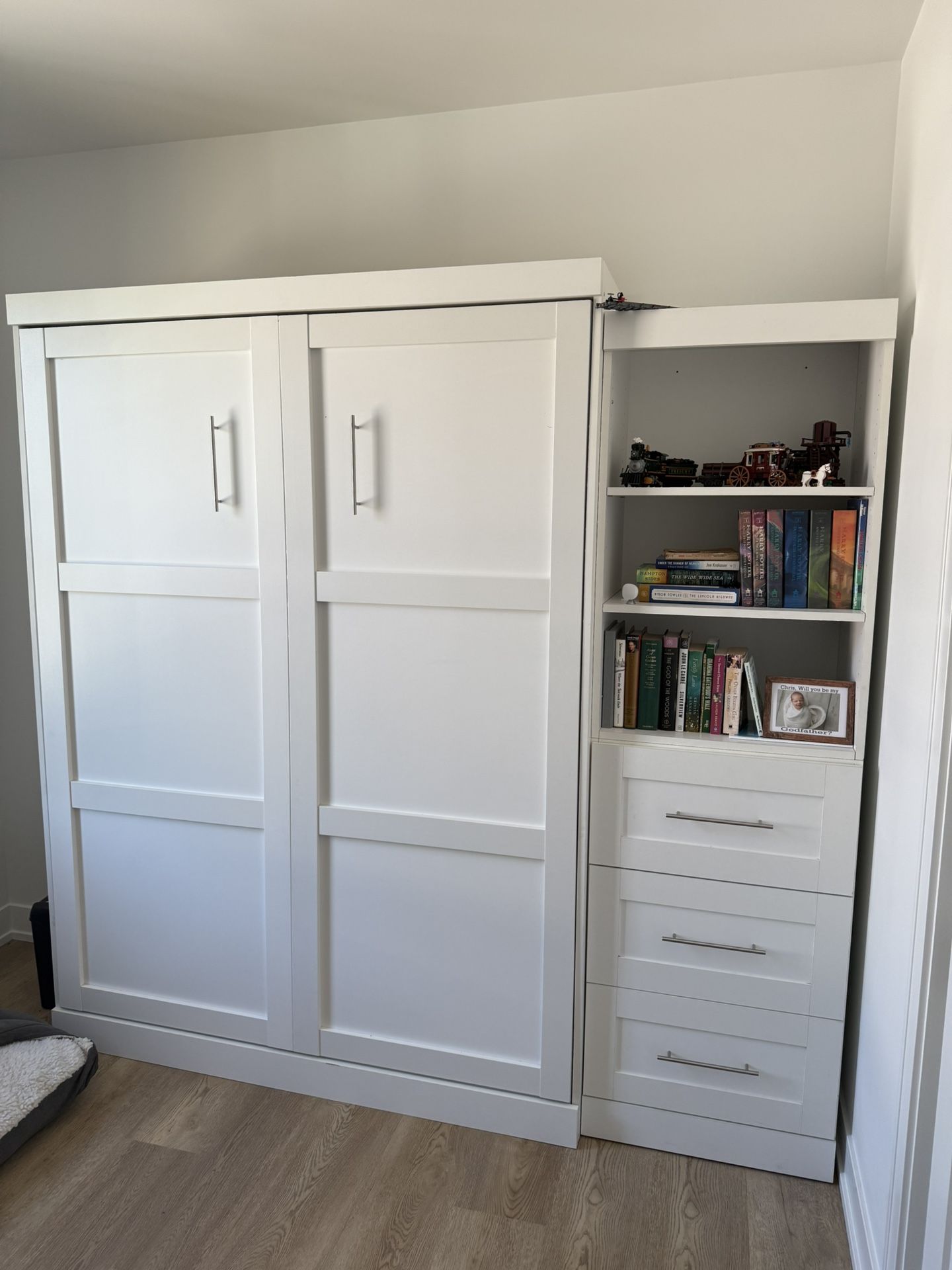 Queen Murphy Bed w / Shelving Unit & Drawers