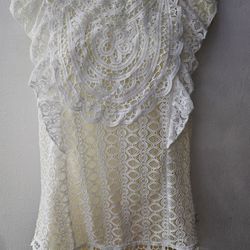 White Lace Top ● Size Small
